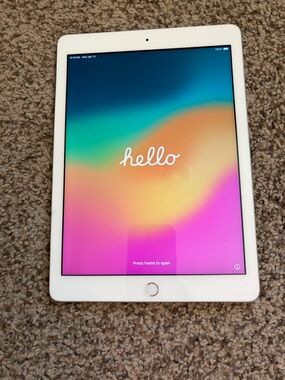 Apple iPad 6th gen 32 GB silver WiFi only